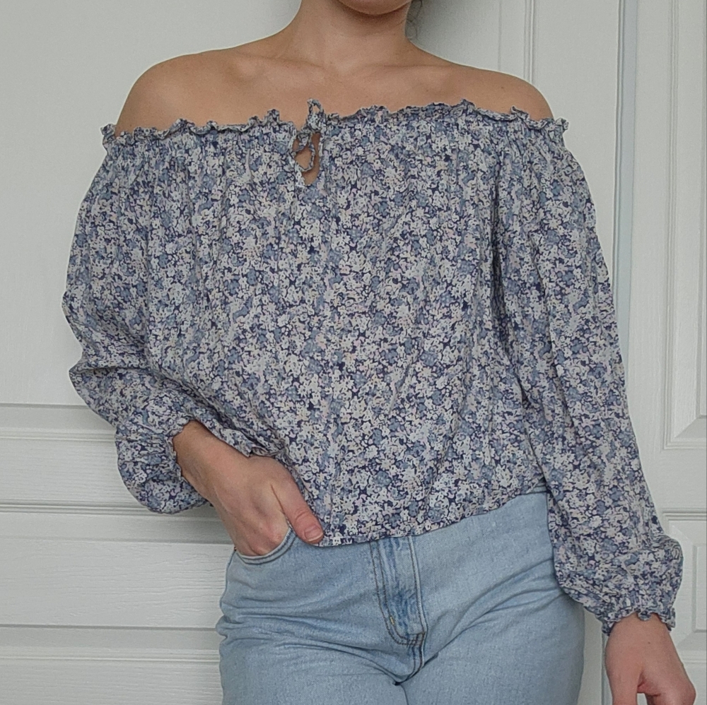 Off the Shoulder ruched neckline floral blouse
